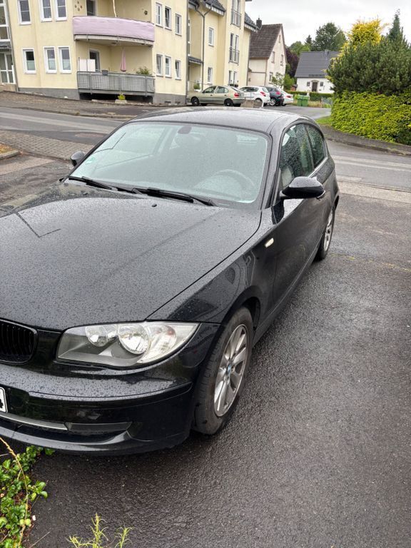 Schwarz Gebraucht 2009 BMW 116 Kleinwagen | 2.000 € (Superpreis) - Bild 1/4