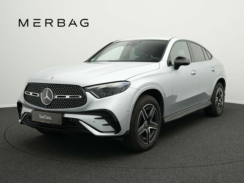 Silber Gebraucht 2024 Mercedes GLC300e AMG line Coupé | 64.990 € (Fairer Preis) - Bild 1/4