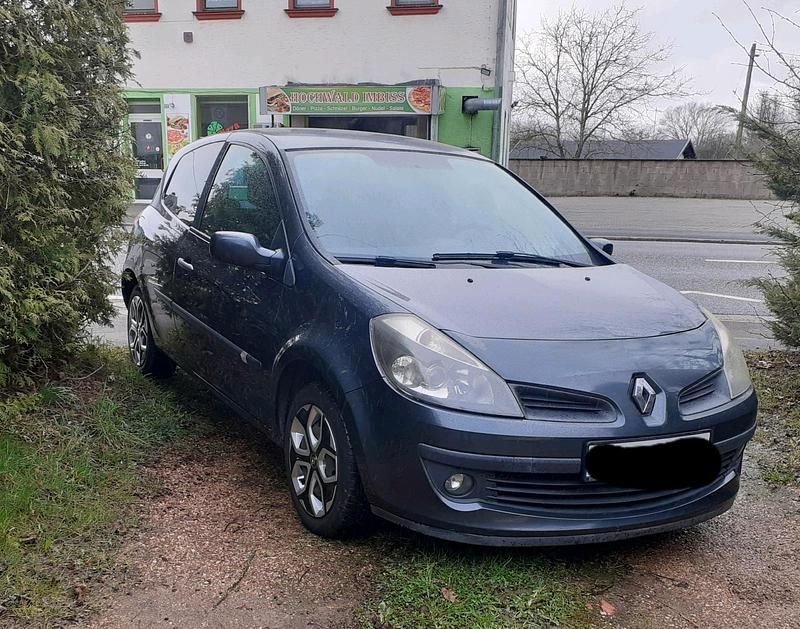Gebraucht Renault Clio II 112 PS (82 kW) 2007 Grau Limousine