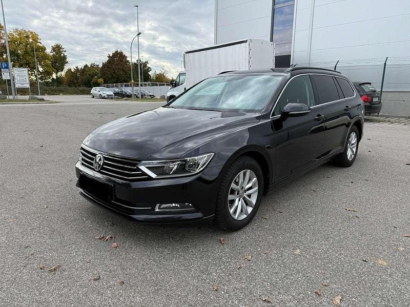 Schwarz Gebraucht 2015 VW Passat Comfortline Kombi | 13.499 € (Guter Preis) - Bild 1/4
