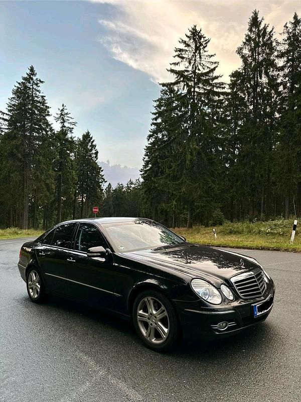 Gebraucht Mercedes E200 Avantgarde 184 PS (135 kW) 2007 Schwarz Limousine