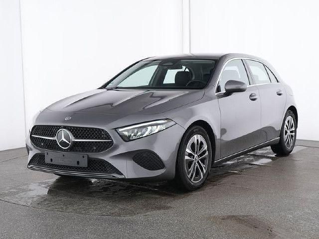 Gebraucht 2024 Mercedes A180 | 28.280 € (Guter Preis) - Bild 1/4