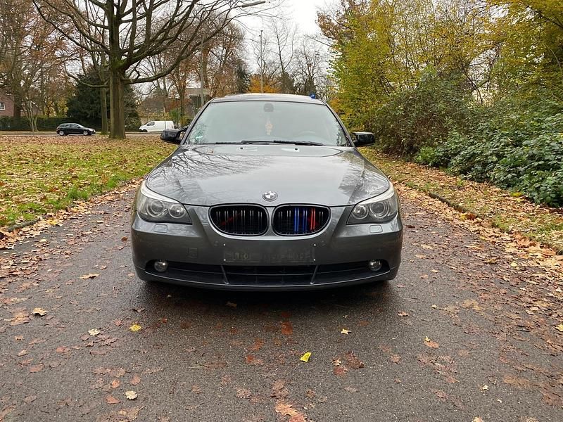 Gebraucht BMW 525 176 PS (129 kW) 2006 Silber Limousine