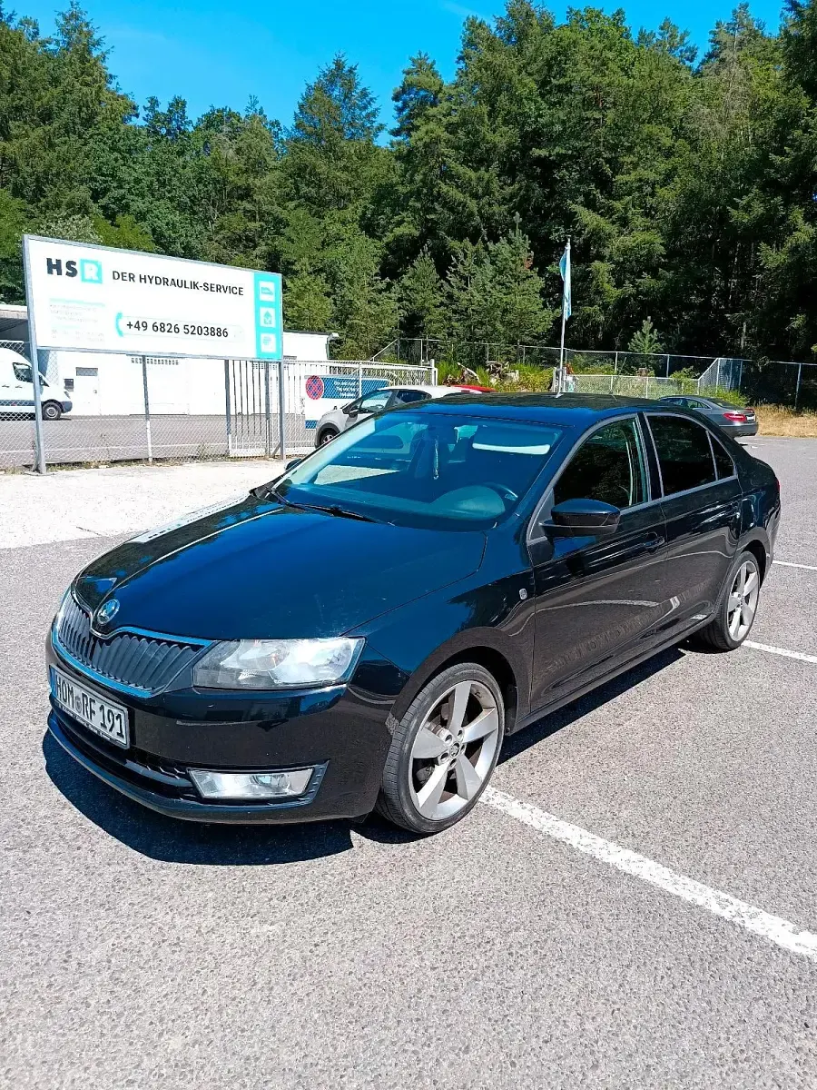 Gebraucht Skoda Rapid 105 PS (77 kW) 2013 Schwarz Kleinwagen