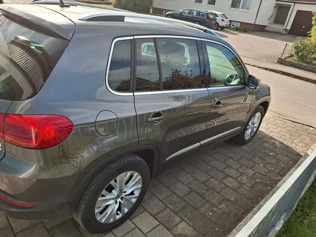 Second-hand VW Tiguan Life 140 CP (102 kW) 2013 Gri SUV