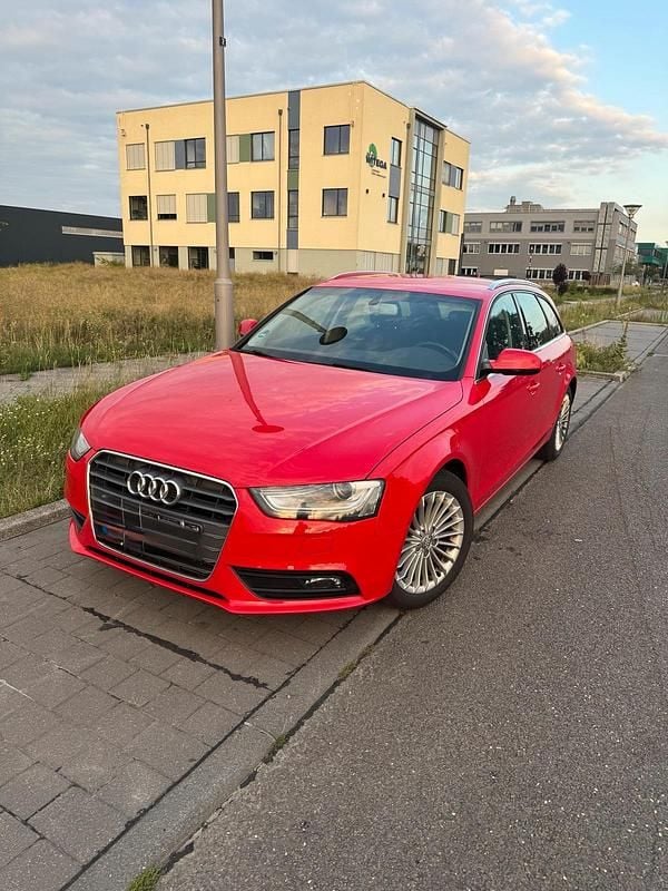 Gebraucht Audi A4 Ambition 150 PS (110 kW) 2015 Rot Kombi