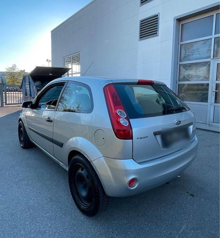 Second-hand Ford Fiesta 2006 Argintiu Hatchback