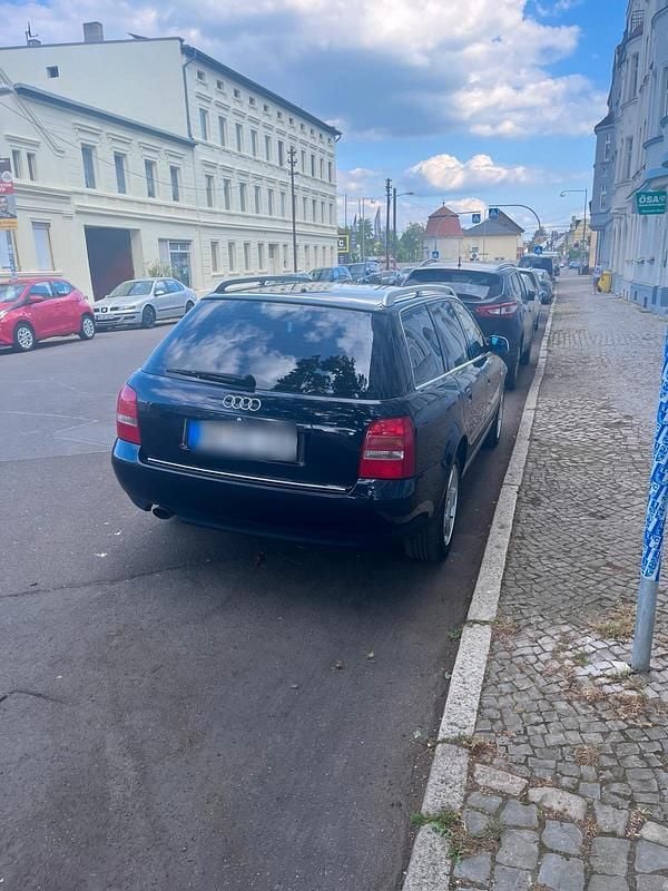 Gebraucht Audi A4 125 PS (91 kW) 2000 Blau Kombi