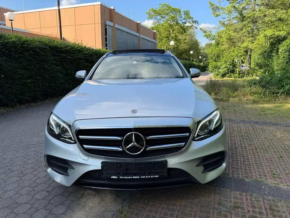 Gebraucht Mercedes E400 333 PS (244 kW) 2017 Iridiumsilber  metalliclack Kombi