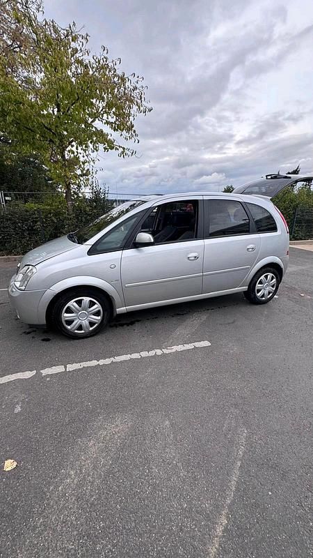 Grau Gebraucht 2004 Opel Meriva Van / Kleinbus | 2.000 € (Guter Preis) - Bild 1/4