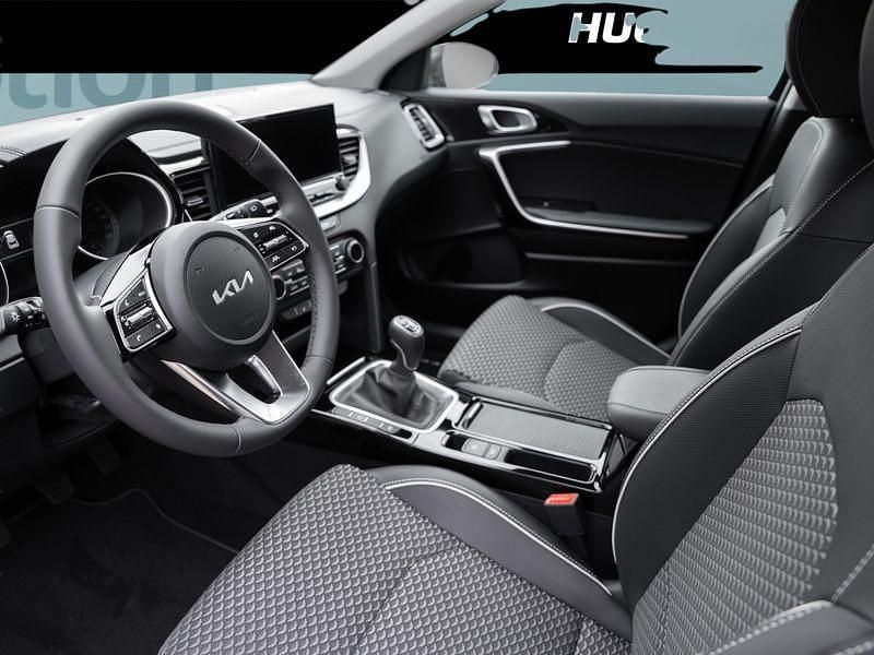 Neu Kia XCeed 140 PS (102 kW) 2025 Silber SUV