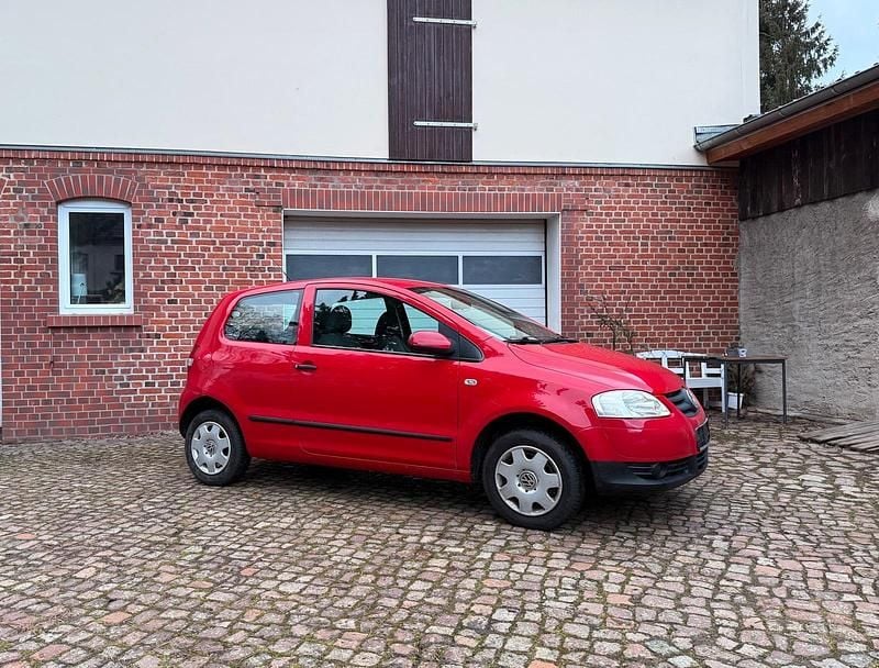 Gebraucht VW Fox 54 PS (39 kW) 2007 Rot Kleinwagen