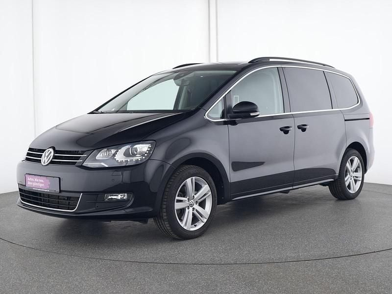 Schwarz Gebraucht 2022 VW Sharan Comfortline Van / Kleinbus | 24.658 € (Superpreis) - Bild 1/4