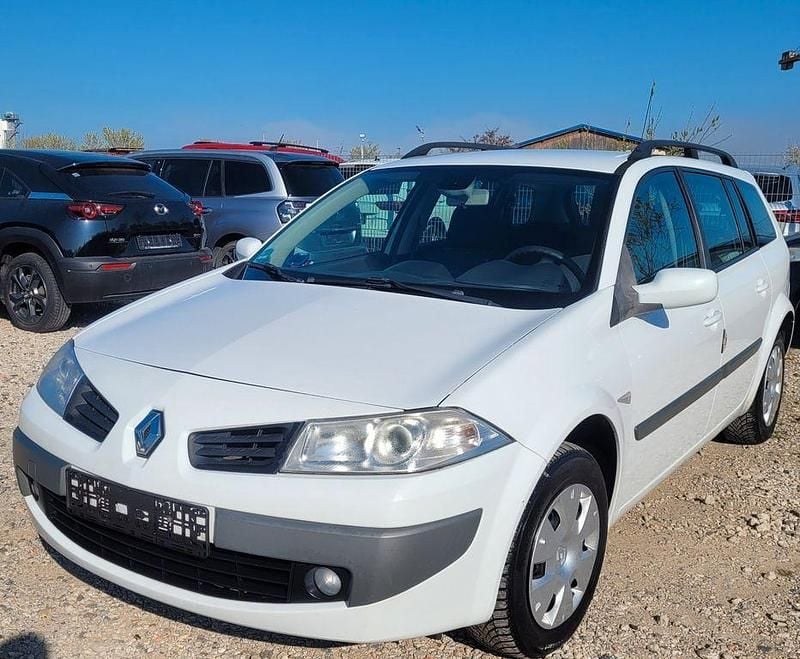 Gebraucht Renault Mégane II Avantage 111 PS (81 kW) 2007 Weiß Limousine