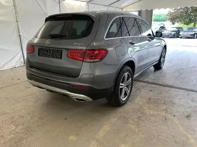 Gebraucht Mercedes GLC300e 211 PS (155 kW) 2021 Selenitgrau  metalliclack SUV