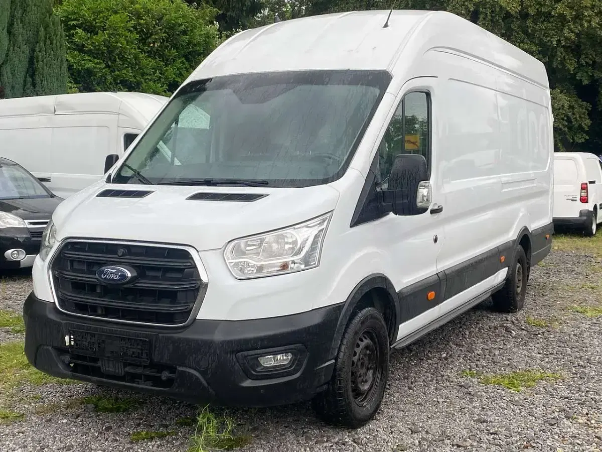 Gebraucht Ford Transit Trend 131 PS (96 kW) 2020 Frostweiß Van / Kleinbus