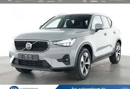 Usata Volvo XC40 Core 163 CV (119 kW) 2025 Grigio SUV
