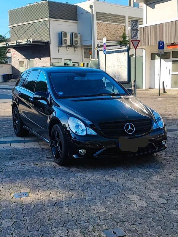 Schwarz Gebraucht 2009 Mercedes R300 Van / Kleinbus | 8.999 € (Fairer Preis) - Bild 1/4