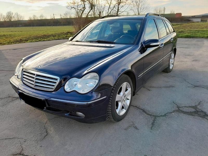 Gebraucht Mercedes C220 150 PS (110 kW) 2005 Blau Limousine