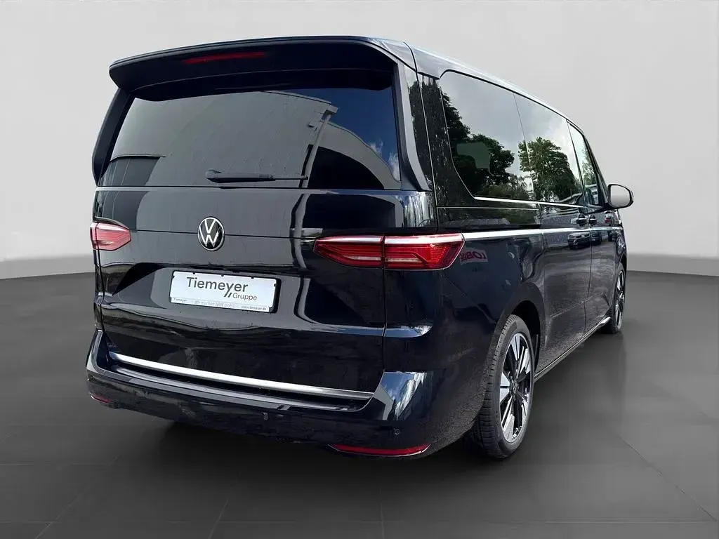 Gebraucht VW T7 Style 150 PS (110 kW) 2024 Schwarz Van