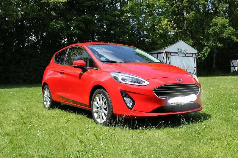 Gebraucht Ford Fiesta Titanium 86 PS (63 kW) 2018 Rot Kleinwagen