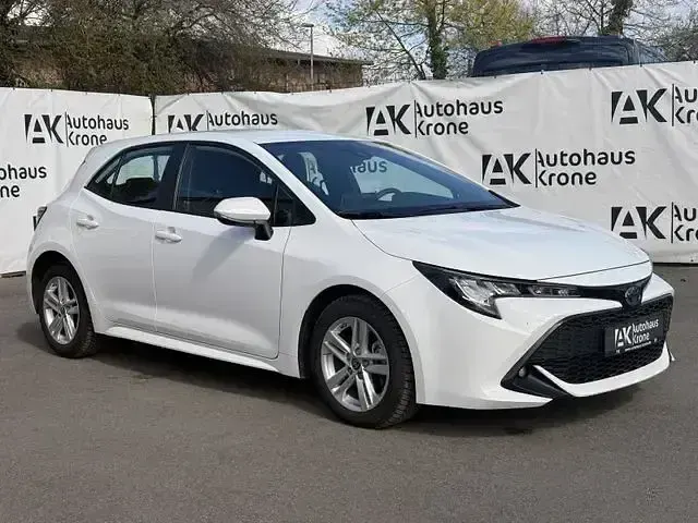 Gebraucht Toyota Corolla Business Edition 122 PS (89 kW) 2023 Weiß Limousine