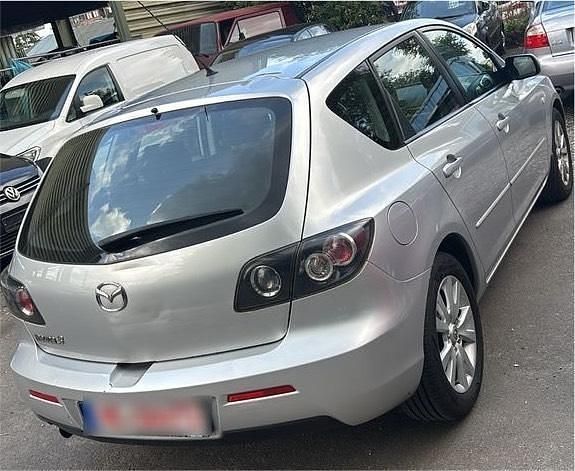 Silber Gebraucht 2006 Mazda 3 Limousine | 1.450 € (Superpreis) - Bild 1/4