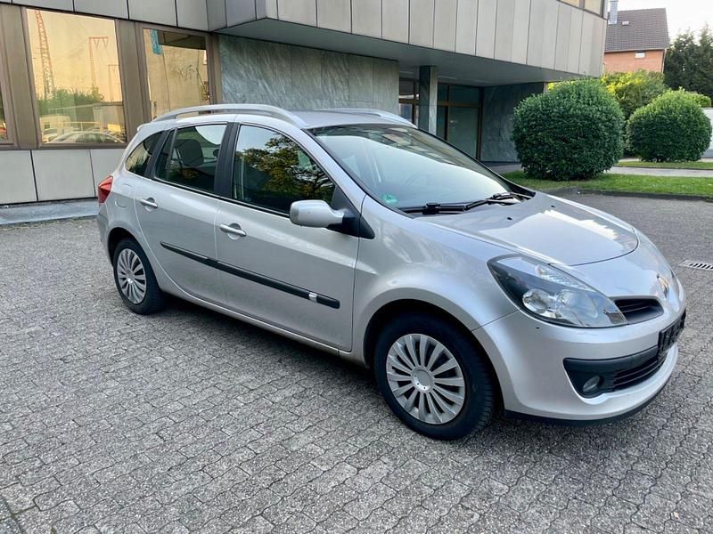Gebraucht Renault Clio GrandTour Dynamique 111 PS (81 kW) 2008 Silber Kombi