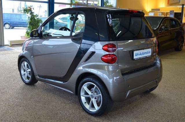 Gebraucht Smart ForTwo Coupé 71 PS (52 kW) 2011 Schwarz Coupé