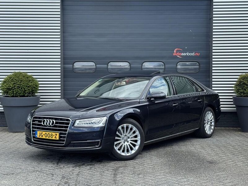 Blau Gebraucht 2016 Audi A8L Comfort Limousine | 23.465 € (Superpreis) - Bild 1/4