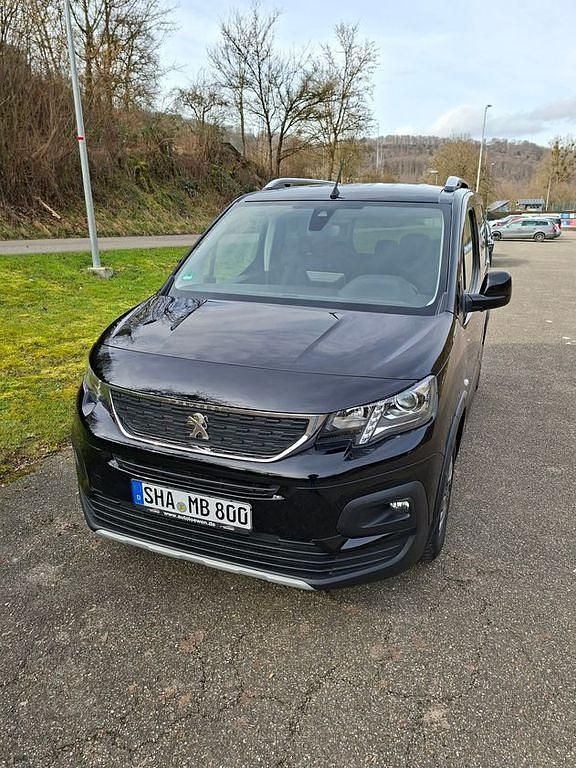 Gebraucht Peugeot Rifter Active 131 PS (96 kW) 2022 Schwarz Van / Kleinbus