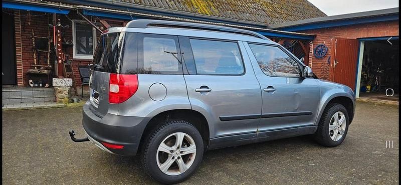 Gebraucht Skoda Yeti Active 105 PS (77 kW) 2012 Grau SUV