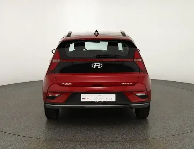 Neu Hyundai Bayon 90 PS (66 kW) 2025 Rot SUV