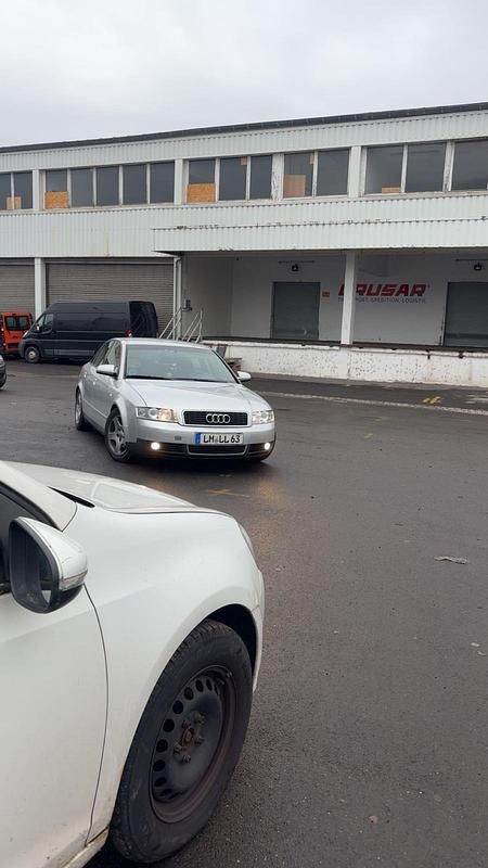 Gebraucht Audi A4 130 PS (95 kW) 2001 Silber Limousine