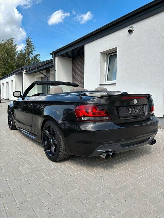 Schwarz Gebraucht 2011 BMW 135 Cabriolet Sport Line Cabrio | 12.500 € - Bild 1/4