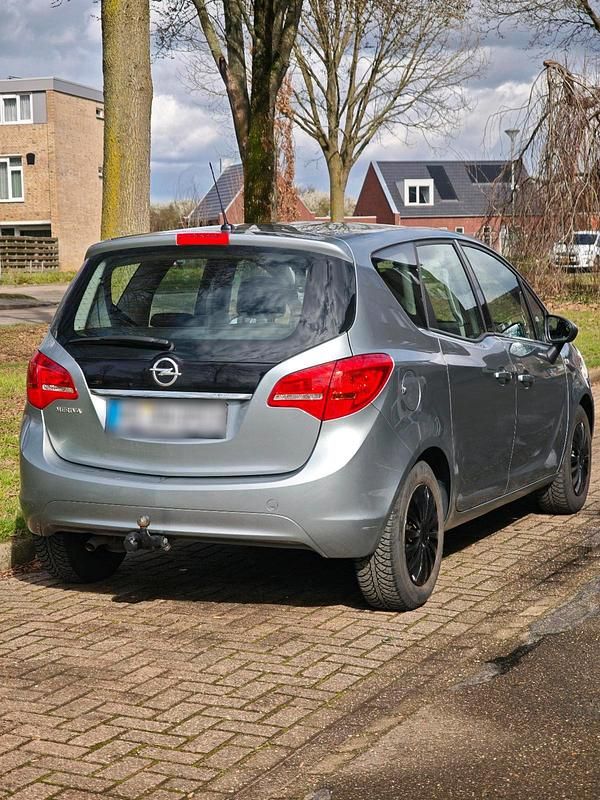 Gebraucht Opel Meriva 101 PS (74 kW) 2012 Grau Van / Kleinbus