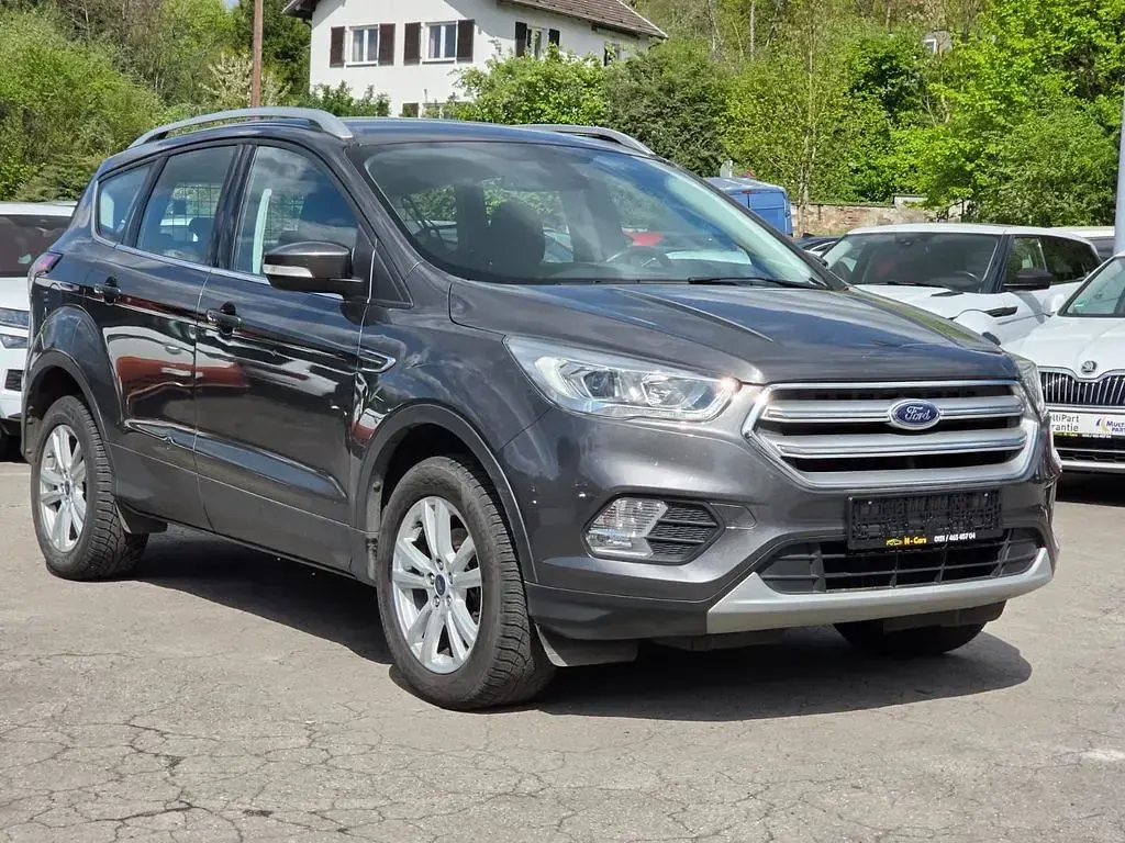 Gebraucht Ford Kuga Cool & Connect 150 PS (110 kW) 2018 Grau SUV