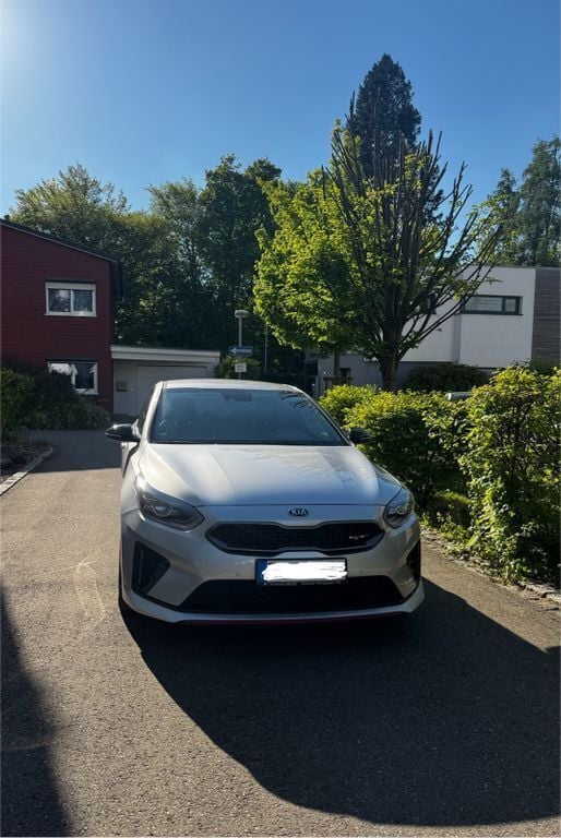 Silber Gebraucht 2019 Kia Ceed GT Limousine | 18.999 € (Guter Preis) - Bild 1/4