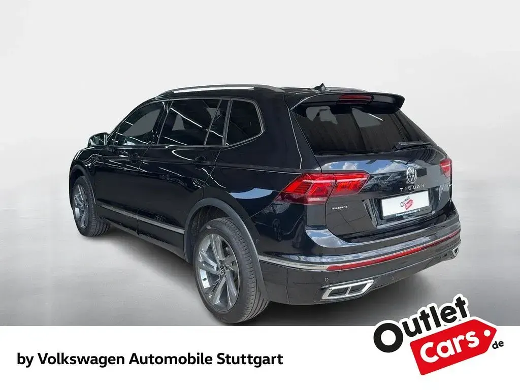 Gebraucht VW Tiguan Allspace R-line 150 PS (110 kW) 2023 Deep black perleffekt SUV