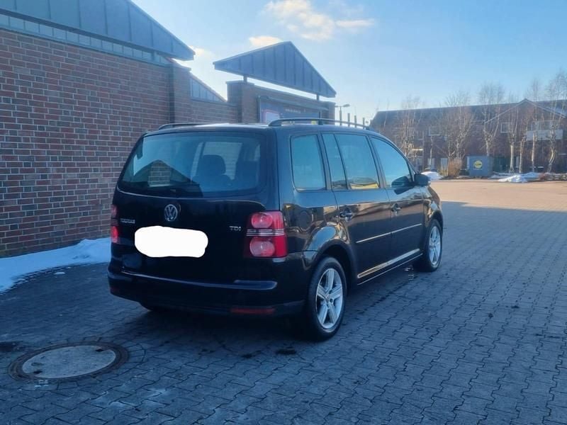Gebraucht VW Touran 105 PS (77 kW) 2008 Blau Van / Kleinbus