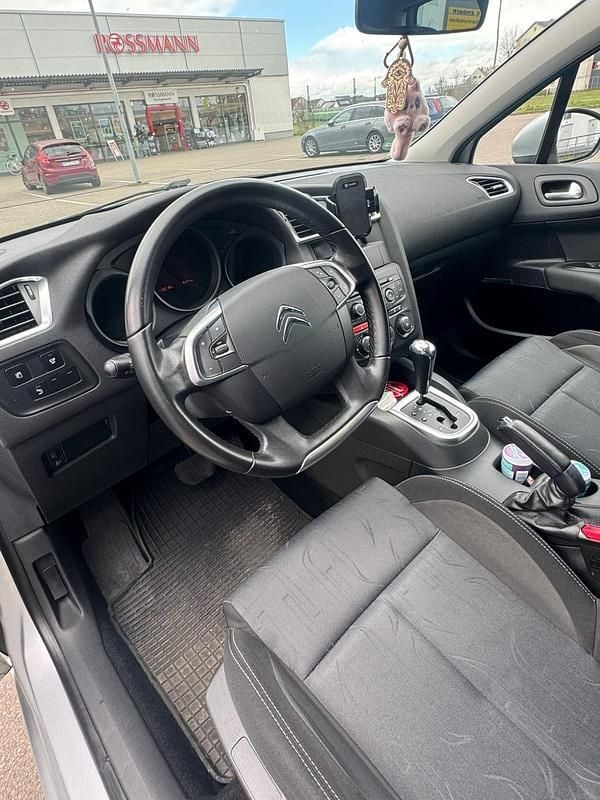 Gebraucht Citroën C4 Tendance 120 PS (88 kW) 2012 Silber Limousine