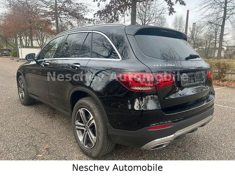 Gebraucht Mercedes GLC220 194 PS (142 kW) 2021 Schwarz SUV