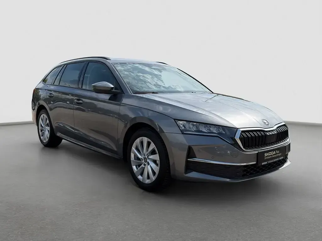 Gebraucht Skoda Octavia Selection 150 PS (110 kW) 2025 Grau Kombi