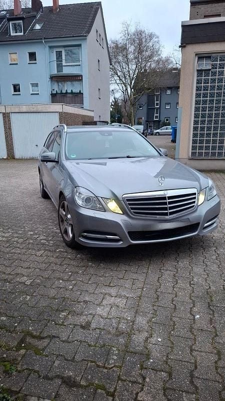 Second-hand Mercedes E250 204 CP (150 kW) 2011 Gri Break