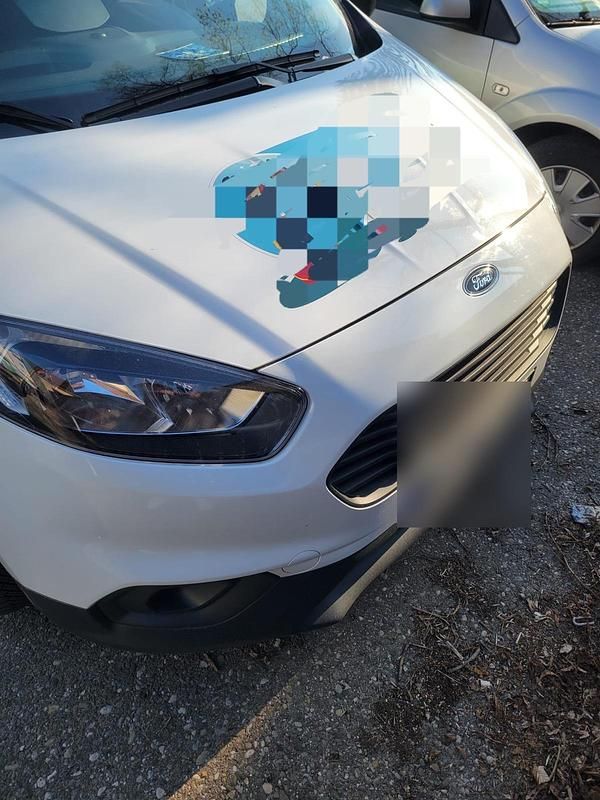 Używany Ford Courier 100 KM (73 kW) 2022 Biały Minivan