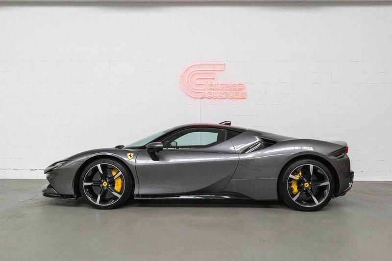Gebraucht Ferrari SF90 999 PS (734 kW) 2022 Grau