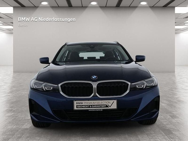 Gebraucht BMW 318 Basis 150 PS (110 kW) 2023 Blau Kombi