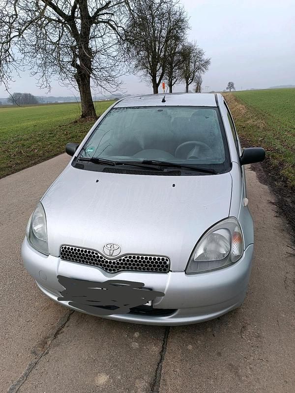Gebraucht Toyota Yaris 86 PS (63 kW) 2002 Grau Kleinwagen