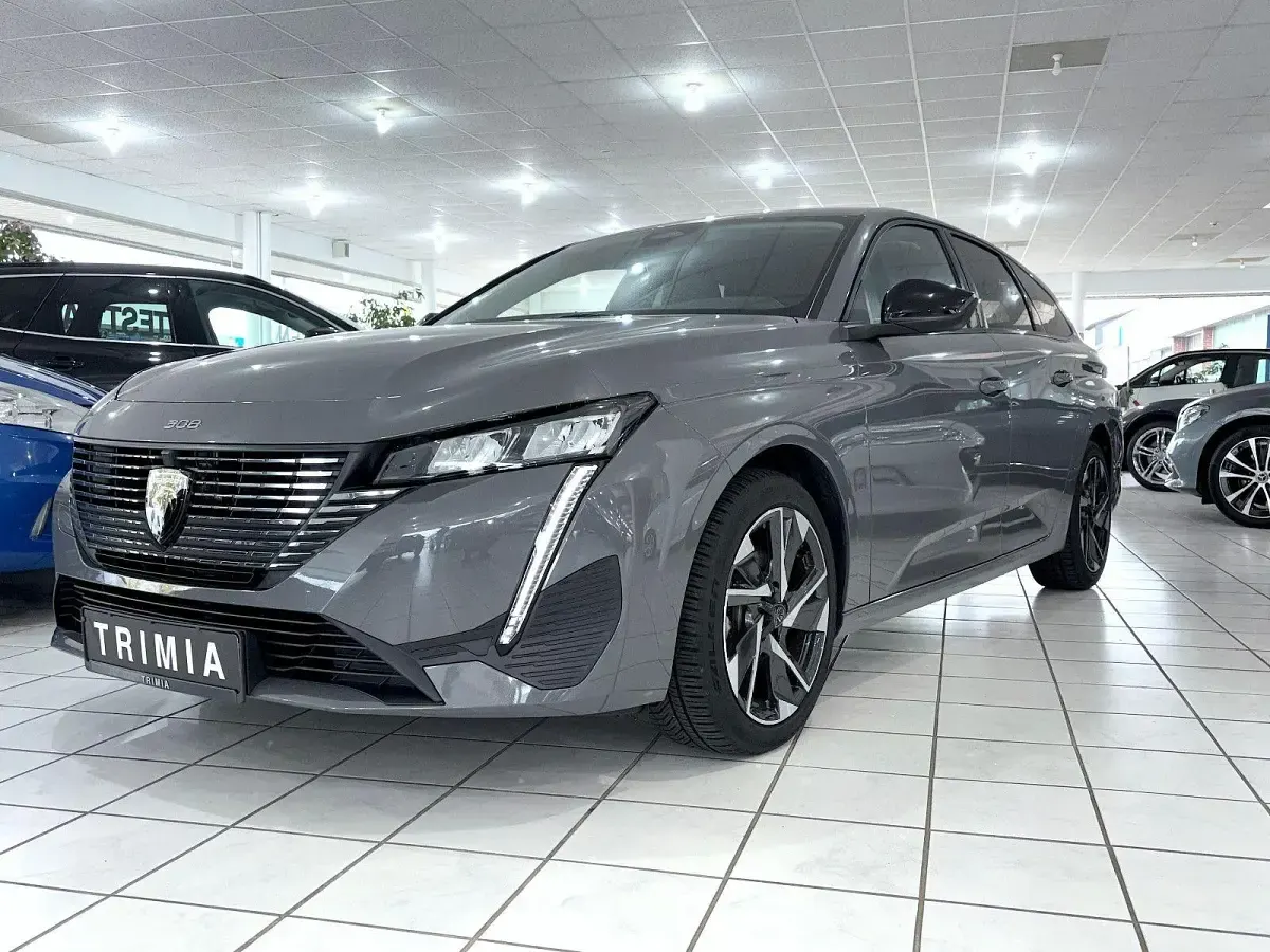 Gebraucht Peugeot 308 SW Allure 131 PS (96 kW) 2024 Grau Kombi