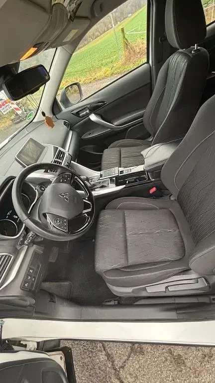 Gebraucht Mitsubishi Eclipse Cross 163 PS (119 kW) 2019 Weiß SUV